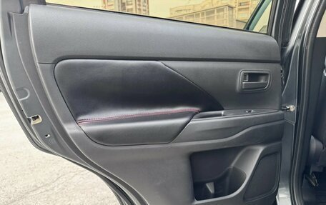 Mitsubishi Outlander III рестайлинг 3, 2017 год, 1 750 000 рублей, 27 фотография