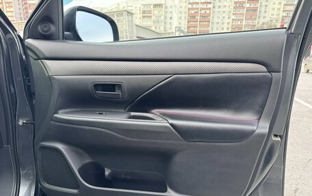 Mitsubishi Outlander III рестайлинг 3, 2017 год, 1 750 000 рублей, 32 фотография