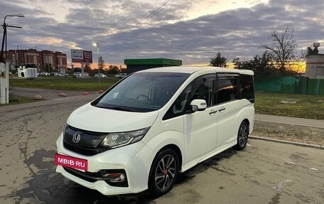 Honda Stepwgn IV, 2016 год, 1 700 000 рублей, 2 фотография