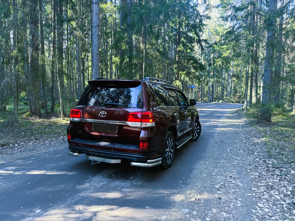 Toyota Land Cruiser 200 рестайлинг 2, 2018 год, 9 000 000 рублей, 2 фотография