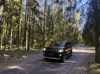 Toyota Land Cruiser 200 рестайлинг 2, 2018 год, 9 000 000 рублей, 1 фотография