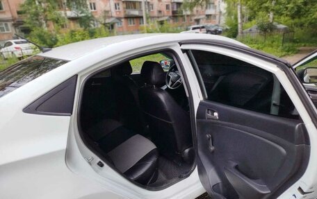 Hyundai Solaris II рестайлинг, 2015 год, 520 000 рублей, 23 фотография