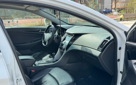 Hyundai Sonata VI, 2012 год, 1 250 000 рублей, 12 фотография