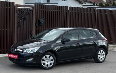 Opel Astra J, 2011 год, 710 000 рублей, 1 фотография