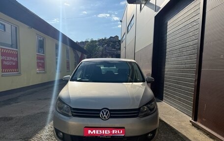 Volkswagen Touran III, 2010 год, 850 000 рублей, 1 фотография