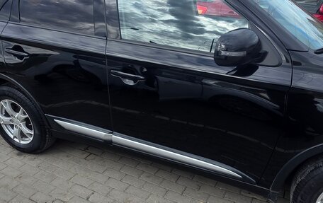 Mitsubishi Outlander III рестайлинг 3, 2016 год, 1 980 000 рублей, 6 фотография