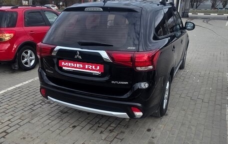 Mitsubishi Outlander III рестайлинг 3, 2016 год, 1 980 000 рублей, 9 фотография