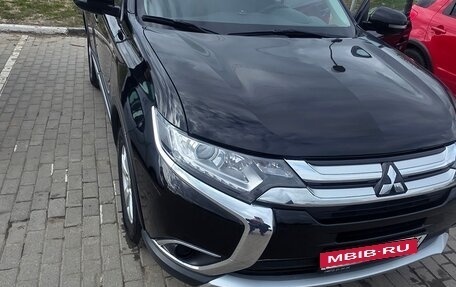 Mitsubishi Outlander III рестайлинг 3, 2016 год, 1 980 000 рублей, 26 фотография