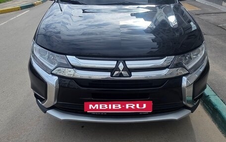 Mitsubishi Outlander III рестайлинг 3, 2016 год, 1 980 000 рублей, 36 фотография