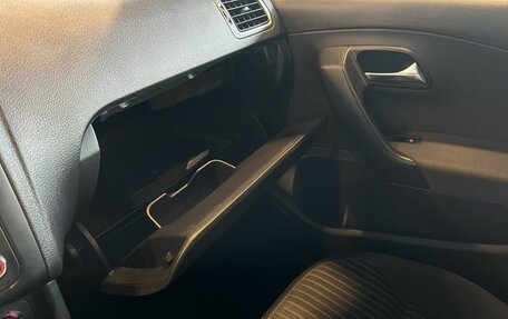 Volkswagen Polo VI (EU Market), 2013 год, 575 000 рублей, 30 фотография