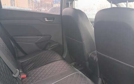 Hyundai Solaris II рестайлинг, 2017 год, 1 120 000 рублей, 8 фотография