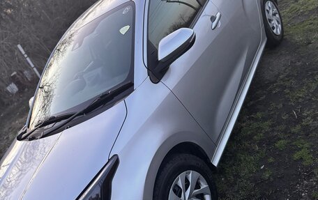 Toyota Yaris, 2021 год, 1 200 000 рублей, 5 фотография