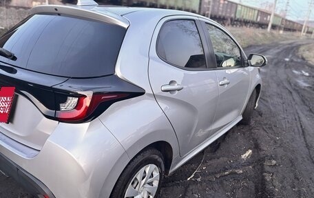 Toyota Yaris, 2021 год, 1 200 000 рублей, 9 фотография