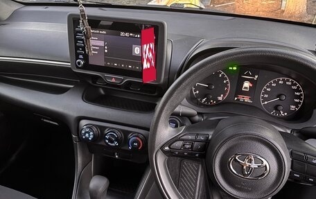 Toyota Yaris, 2021 год, 1 200 000 рублей, 12 фотография