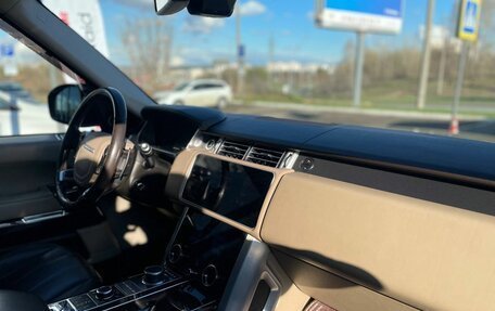 Land Rover Range Rover IV рестайлинг, 2014 год, 3 390 000 рублей, 24 фотография