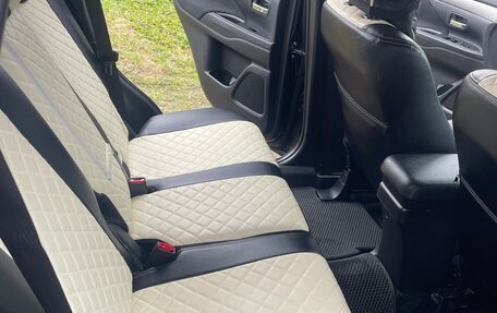 Mitsubishi Outlander III рестайлинг 3, 2014 год, 1 390 000 рублей, 13 фотография