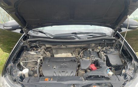 Mitsubishi Outlander III рестайлинг 3, 2014 год, 1 390 000 рублей, 9 фотография