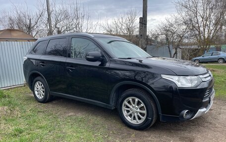 Mitsubishi Outlander III рестайлинг 3, 2014 год, 1 390 000 рублей, 6 фотография