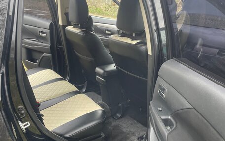 Mitsubishi Outlander III рестайлинг 3, 2014 год, 1 390 000 рублей, 12 фотография