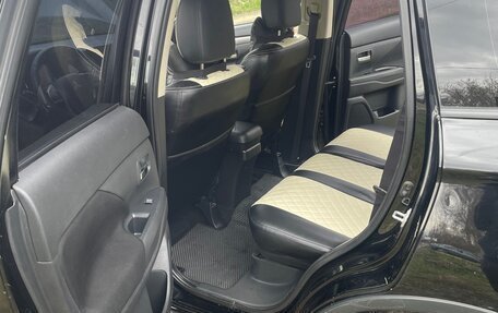 Mitsubishi Outlander III рестайлинг 3, 2014 год, 1 390 000 рублей, 17 фотография