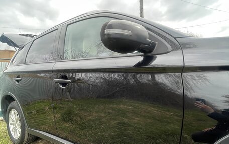 Mitsubishi Outlander III рестайлинг 3, 2014 год, 1 390 000 рублей, 24 фотография