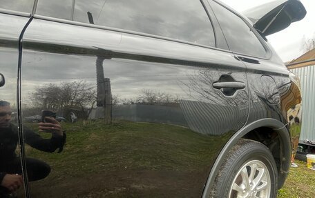 Mitsubishi Outlander III рестайлинг 3, 2014 год, 1 390 000 рублей, 23 фотография