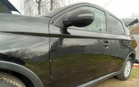 Mitsubishi Outlander III рестайлинг 3, 2014 год, 1 390 000 рублей, 22 фотография