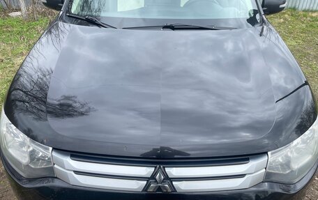 Mitsubishi Outlander III рестайлинг 3, 2014 год, 1 390 000 рублей, 27 фотография