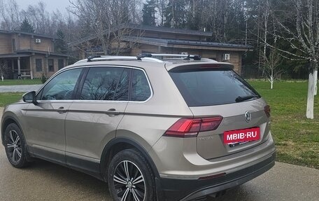 Volkswagen Tiguan II, 2017 год, 2 450 000 рублей, 3 фотография
