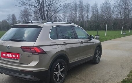Volkswagen Tiguan II, 2017 год, 2 450 000 рублей, 2 фотография