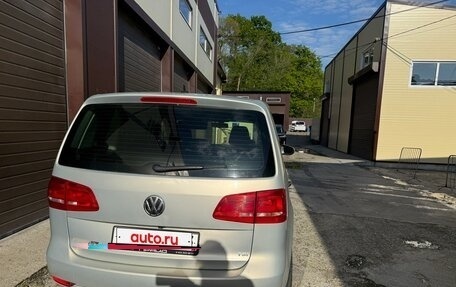 Volkswagen Touran III, 2010 год, 850 000 рублей, 4 фотография