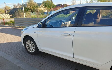 Hyundai Solaris II рестайлинг, 2017 год, 635 000 рублей, 4 фотография