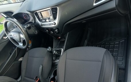 Hyundai Solaris II рестайлинг, 2017 год, 635 000 рублей, 22 фотография