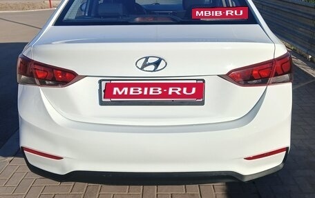 Hyundai Solaris II рестайлинг, 2017 год, 635 000 рублей, 3 фотография