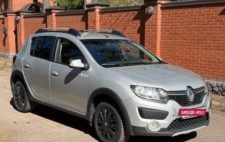 Renault Sandero II рестайлинг, 2016 год, 1 070 000 рублей, 2 фотография