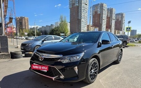 Toyota Camry, 2017 год, 2 320 000 рублей, 2 фотография