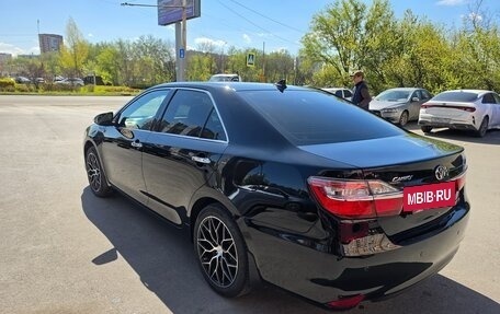 Toyota Camry, 2017 год, 2 320 000 рублей, 4 фотография