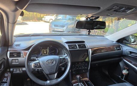 Toyota Camry, 2017 год, 2 320 000 рублей, 11 фотография