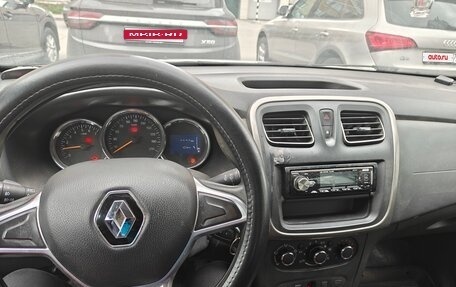 Renault Logan II, 2018 год, 335 000 рублей, 10 фотография