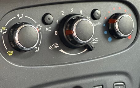 Renault Logan II, 2014 год, 550 000 рублей, 23 фотография