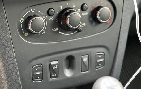 Renault Logan II, 2014 год, 550 000 рублей, 21 фотография