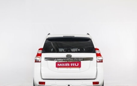 Toyota Land Cruiser Prado 150 рестайлинг 2, 2015 год, 3 649 000 рублей, 6 фотография