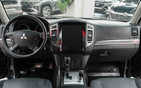 Mitsubishi Pajero IV, 2014 год, 2 150 000 рублей, 10 фотография