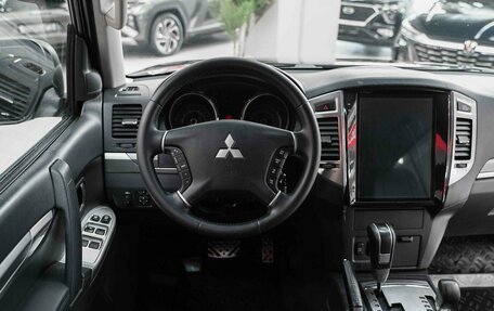 Mitsubishi Pajero IV, 2014 год, 2 150 000 рублей, 12 фотография