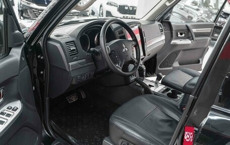 Mitsubishi Pajero IV, 2014 год, 2 150 000 рублей, 6 фотография
