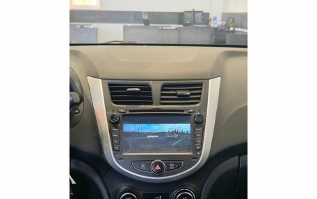 Hyundai Solaris II рестайлинг, 2015 год, 1 299 000 рублей, 13 фотография