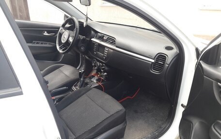 KIA Rio IV, 2019 год, 850 000 рублей, 2 фотография