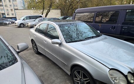 Mercedes-Benz E-Класс, 2003 год, 400 000 рублей, 3 фотография