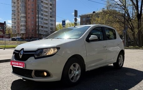 Renault Sandero II рестайлинг, 2015 год, 700 000 рублей, 2 фотография