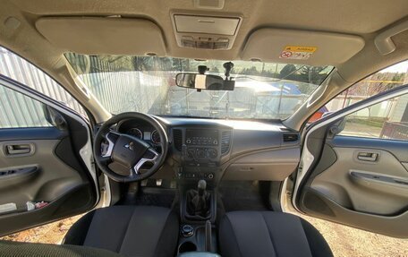 Mitsubishi L200 IV рестайлинг, 2017 год, 1 230 000 рублей, 7 фотография